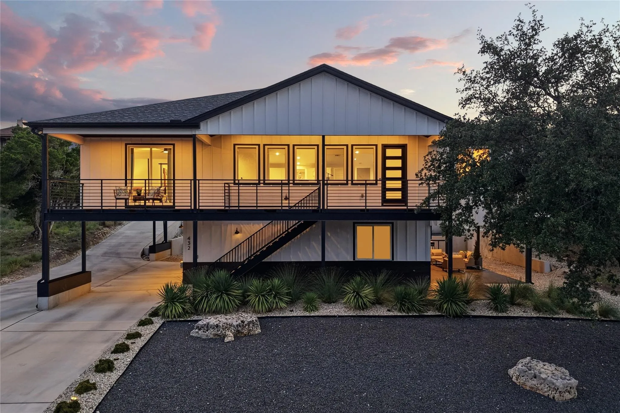 Photo of 432 VENTURE BLVD S, Point Venture, TX, 78645