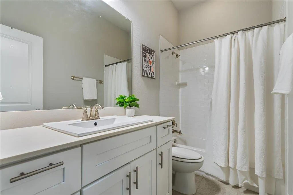 Photo 4 of 1313 MUSTANG BROOK LN