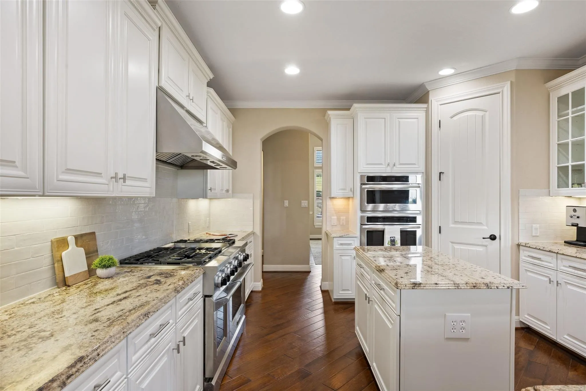 Photo 5 of 407 BELLA MONTAGNA CIR