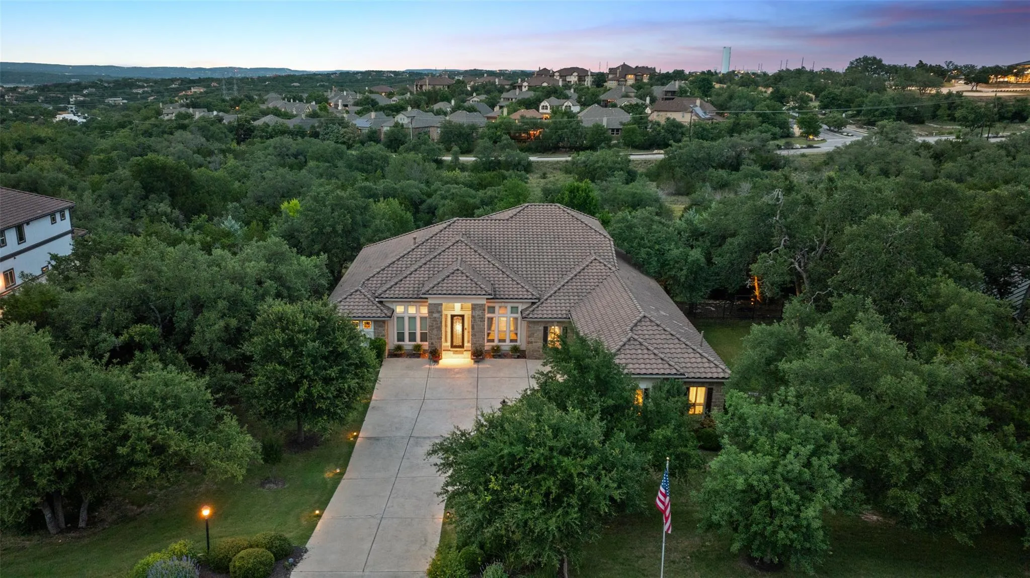 Photo 2 of 407 BELLA MONTAGNA CIR