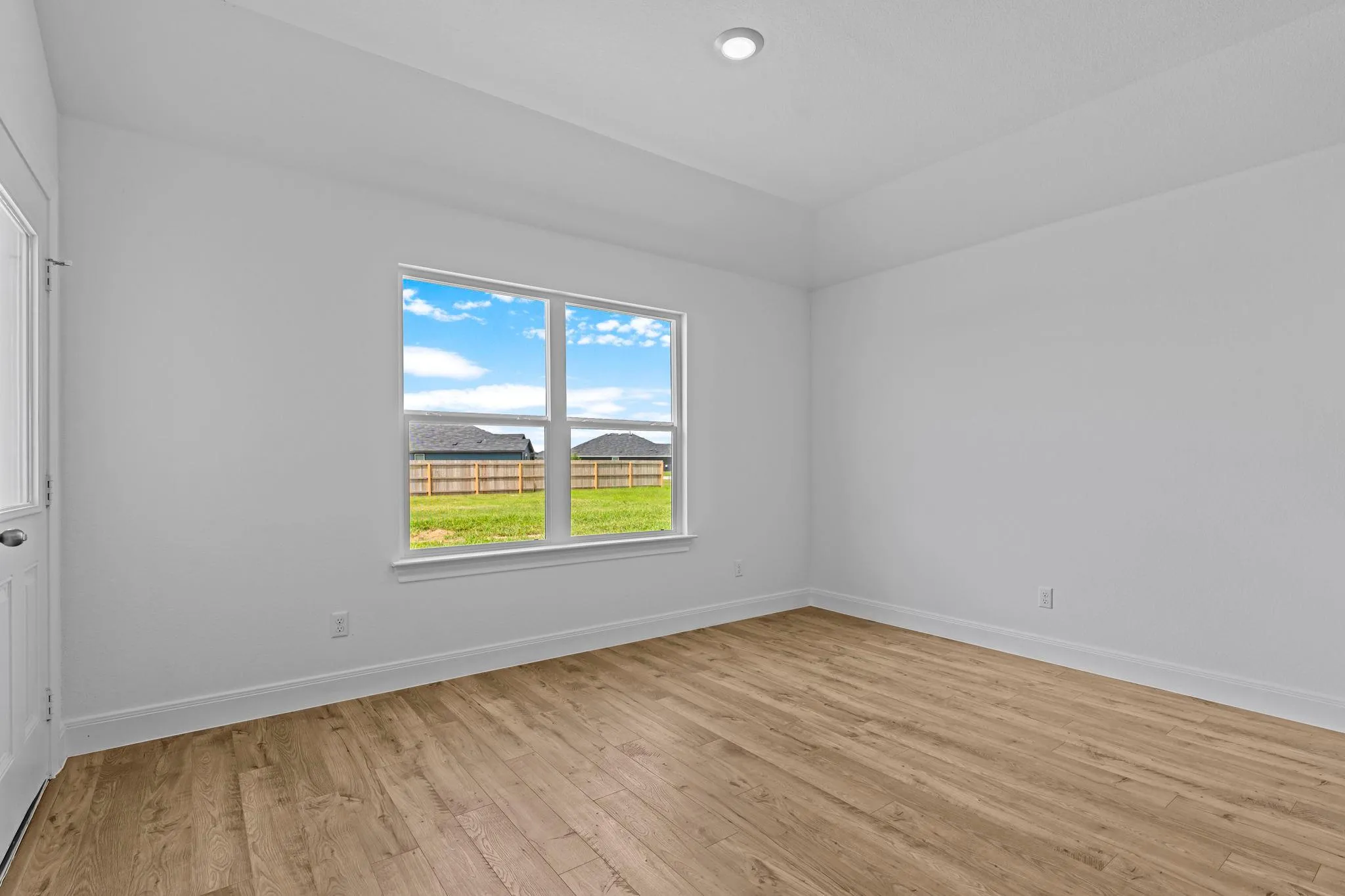 Photo 5 of 156 GREAT NORTHERN DR