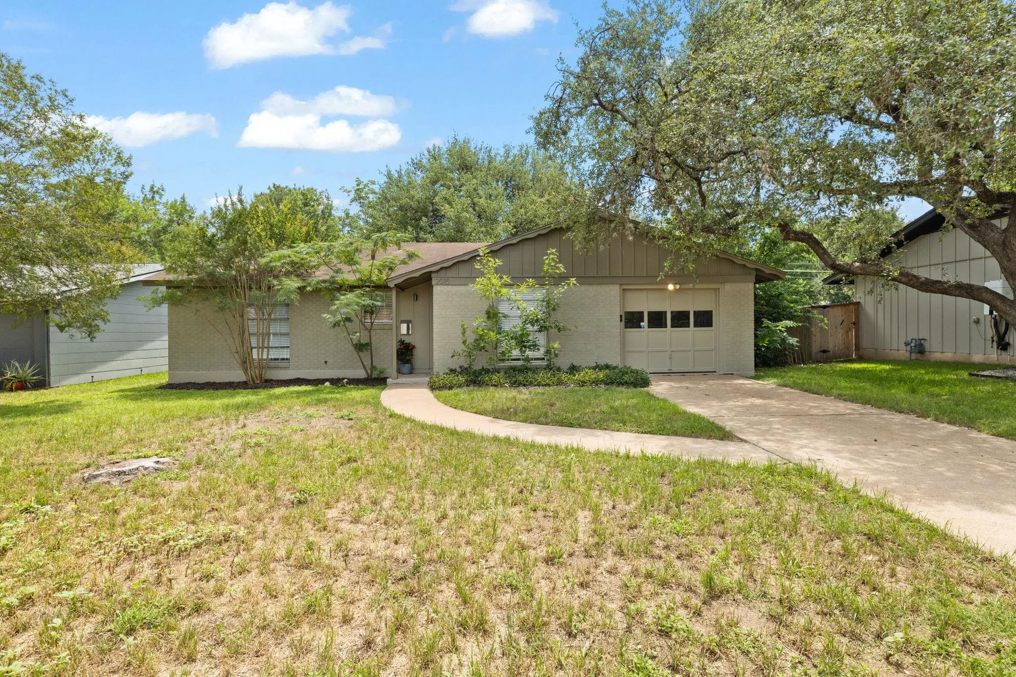 Photo 2 of 2015 FAIR OAKS DR