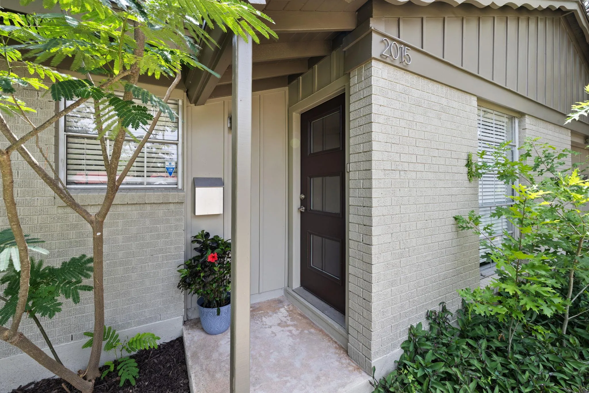 Photo 4 of 2015 FAIR OAKS DR