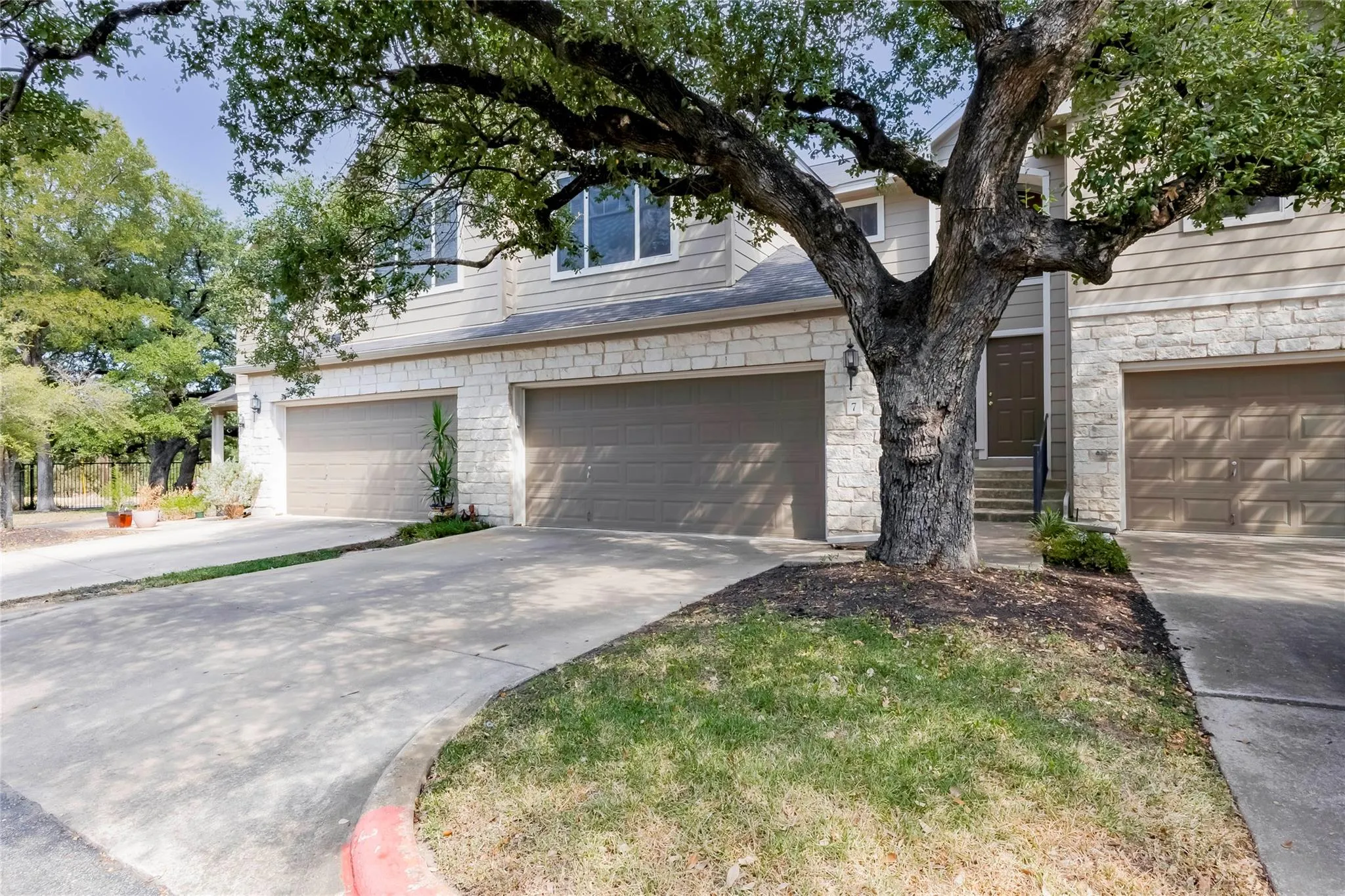 Photo 4 of 4501 WHISPERING VALLEY DR #7