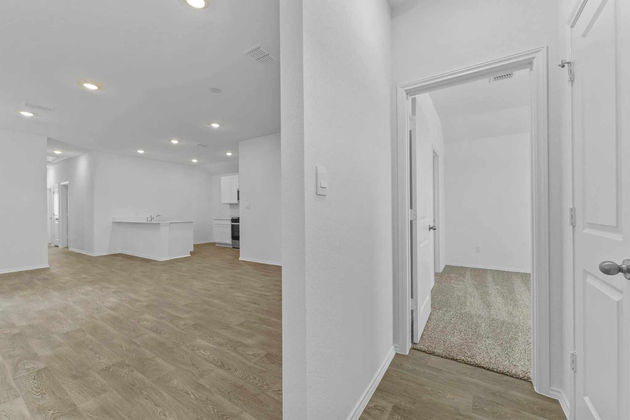 Photo 4 of 320 NIZAO LN