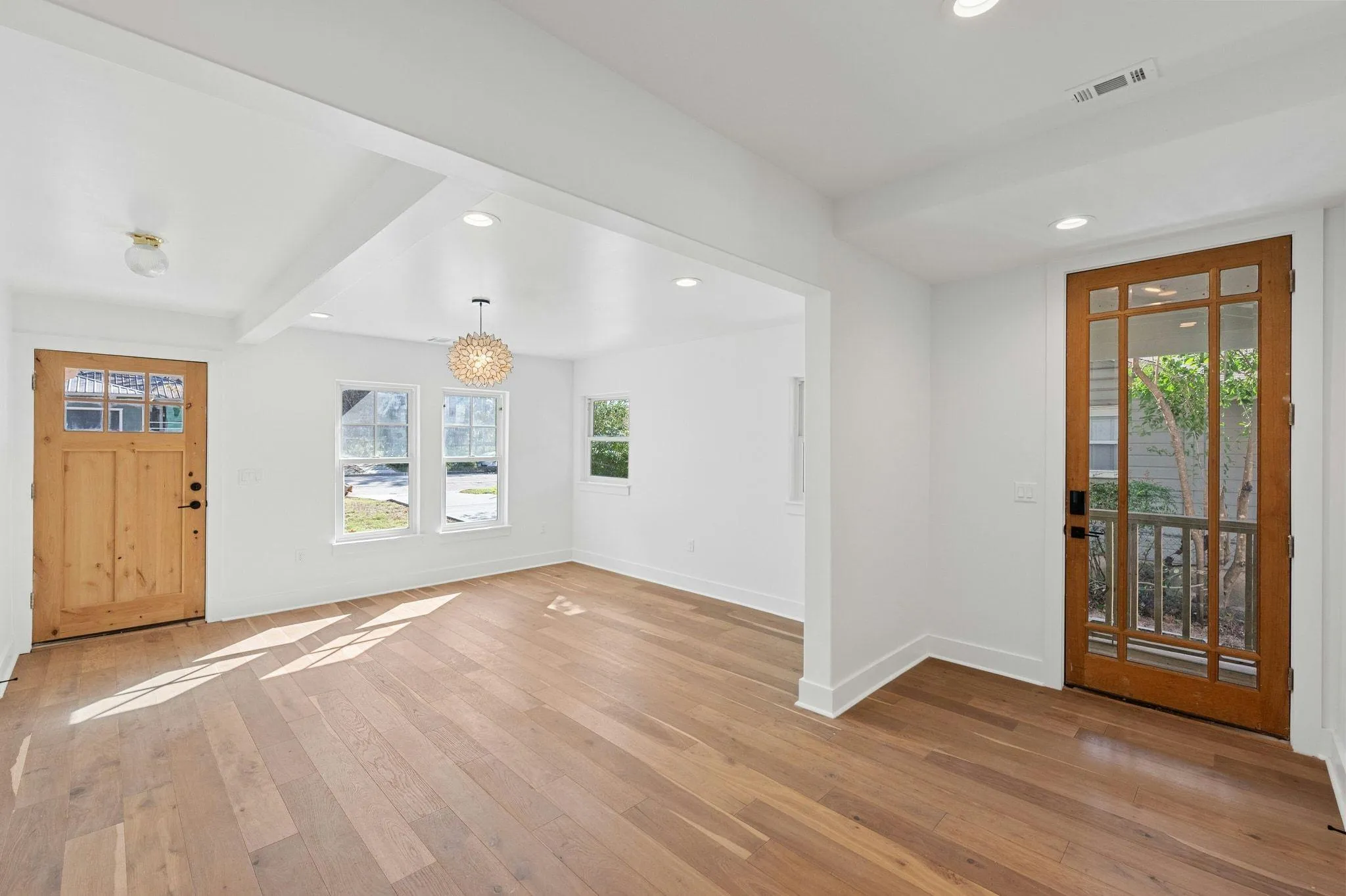 Photo 3 of 4606 EVANS AVE