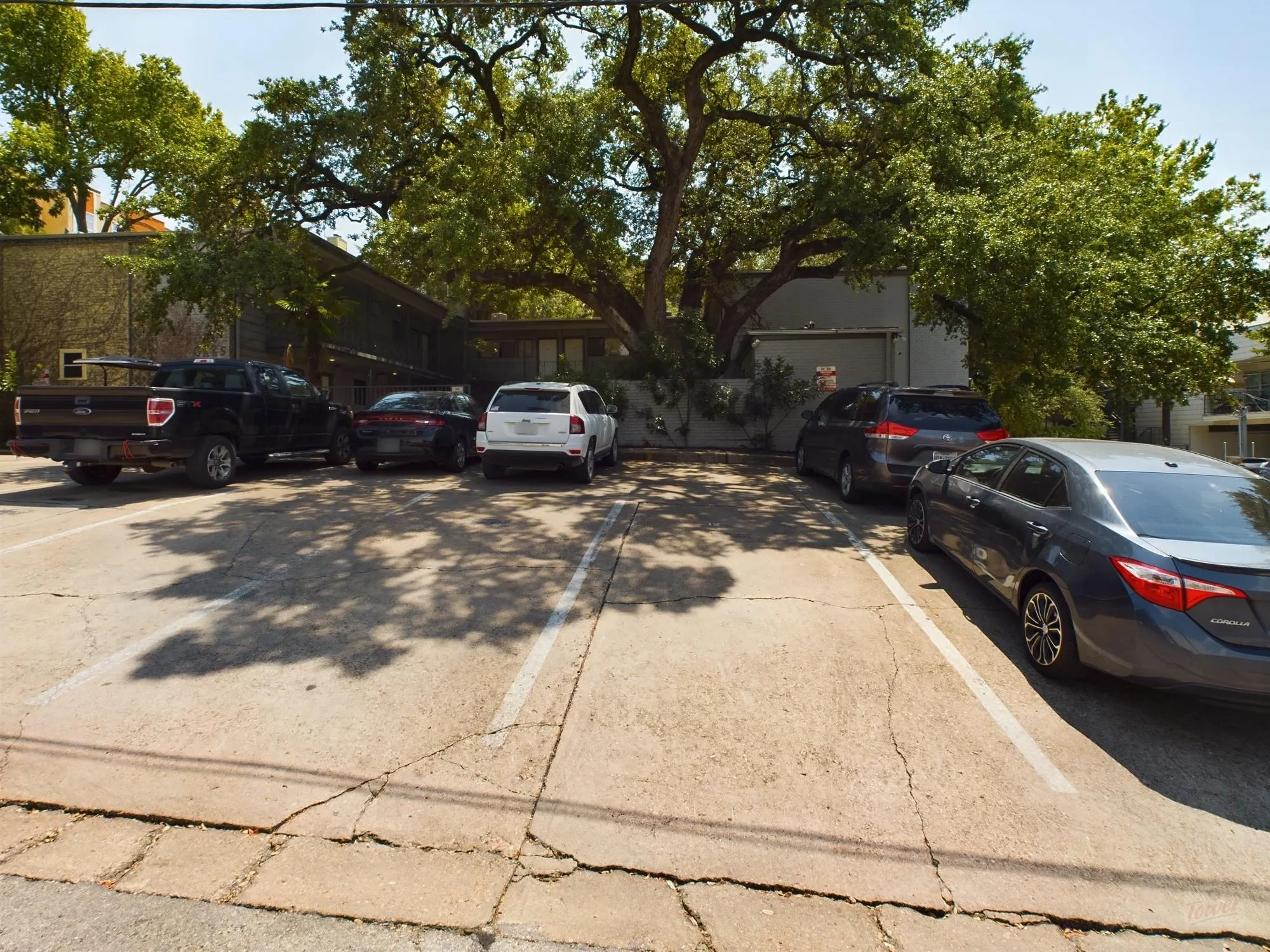 Photo 5 of 803 W 28TH ST #202