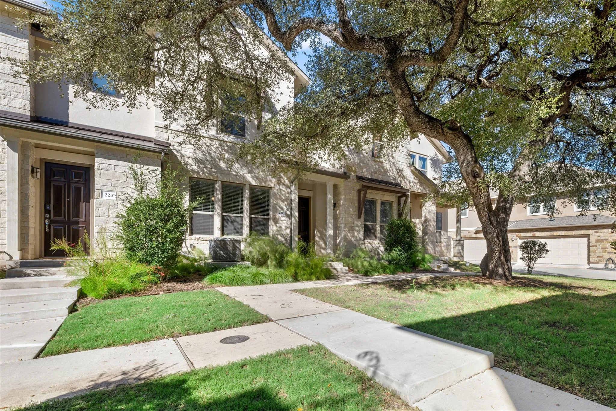 Photo 4 of 13800 LYNDHURST ST #222