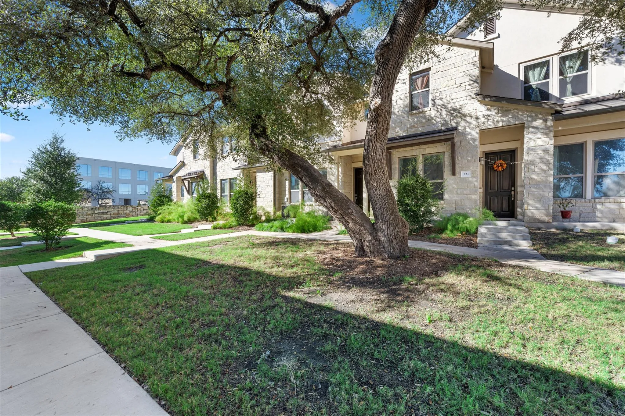 Photo 2 of 13800 LYNDHURST ST #222