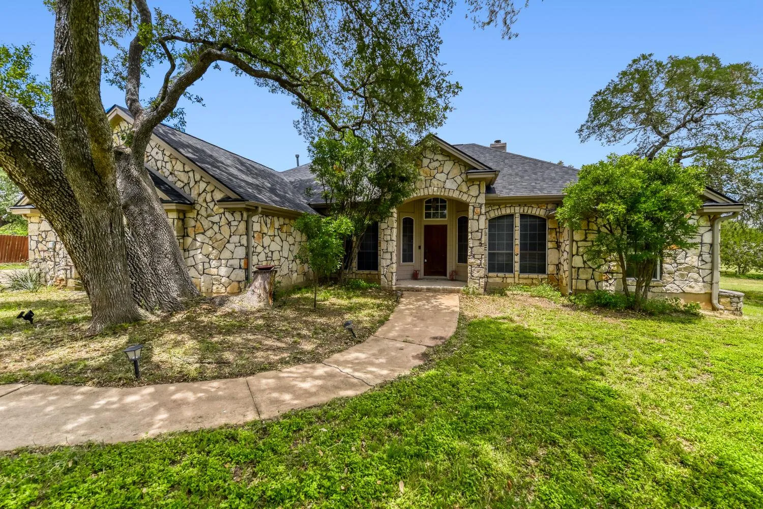 Photo of 330 HUMPHREY DR, Buda, TX, 78610