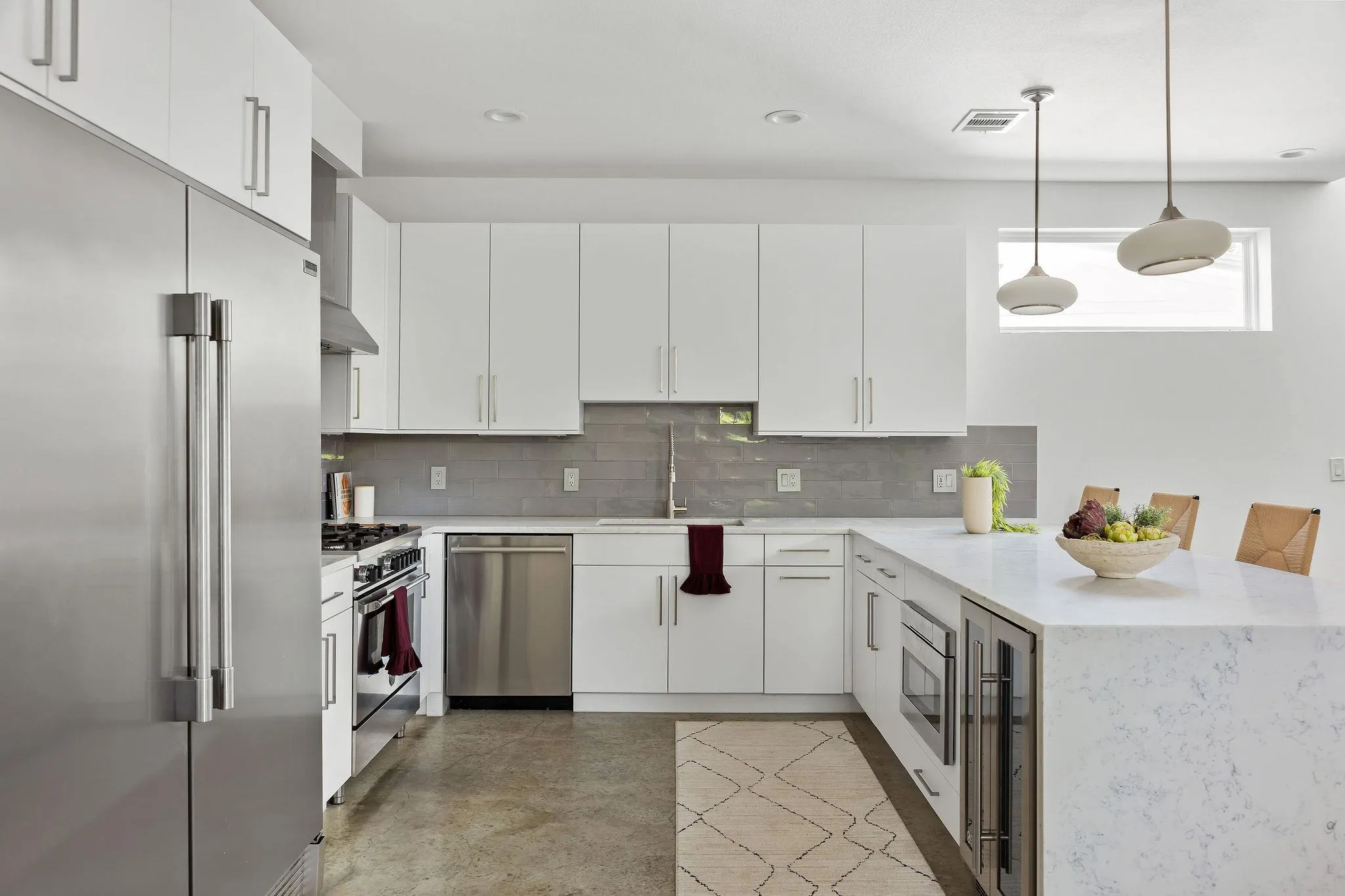 Photo 3 of 1182 OAKGROVE AVE #A