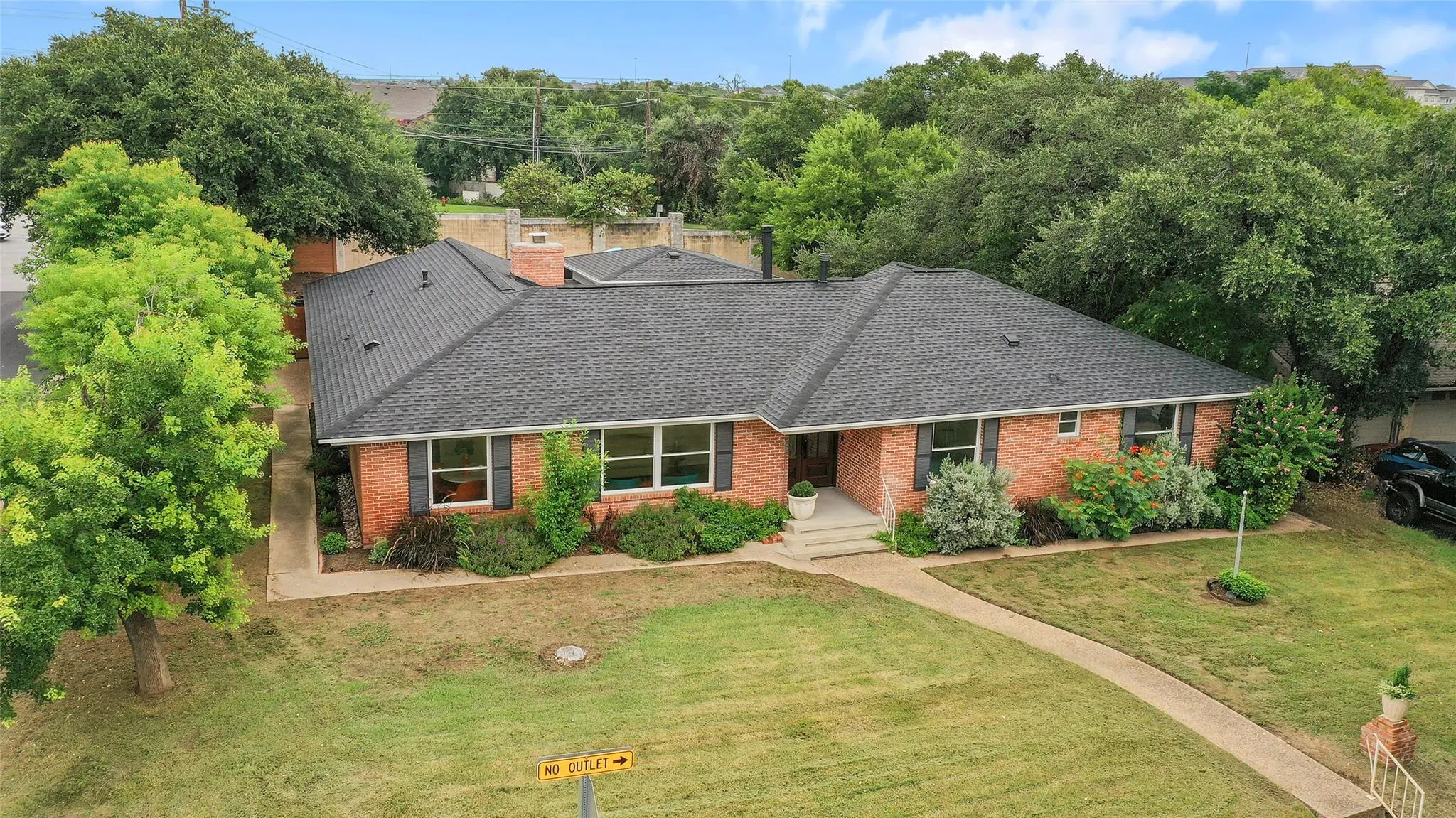 Photo 4 of 1308 CARDINAL HILL CIR