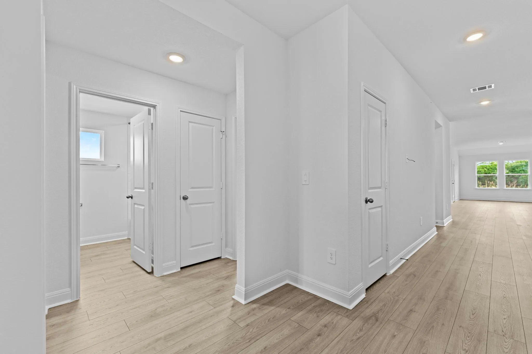 Photo 4 of 253 RIVERS EDGE DR