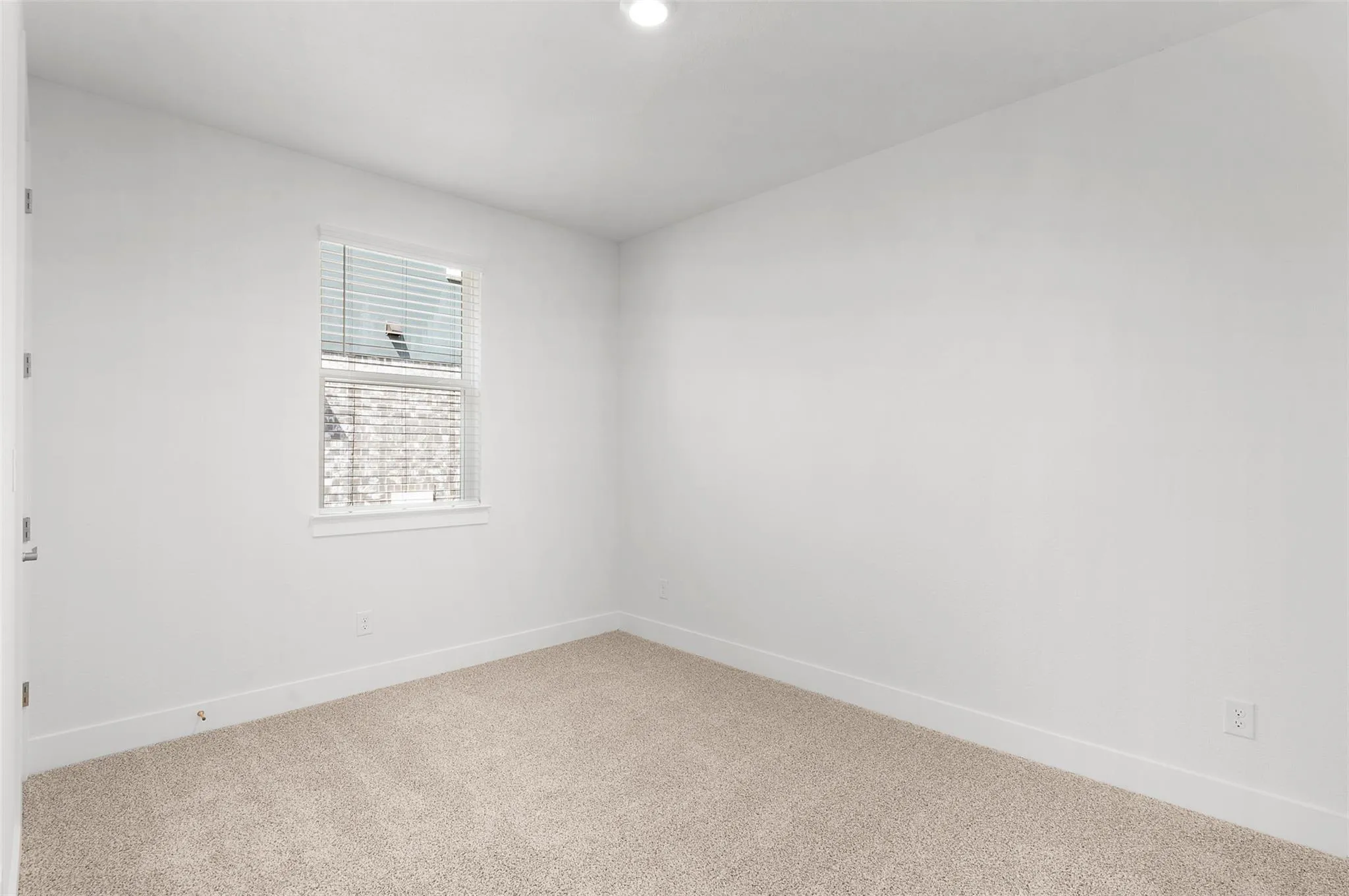 Photo 3 of 4746 REGENTS PL
