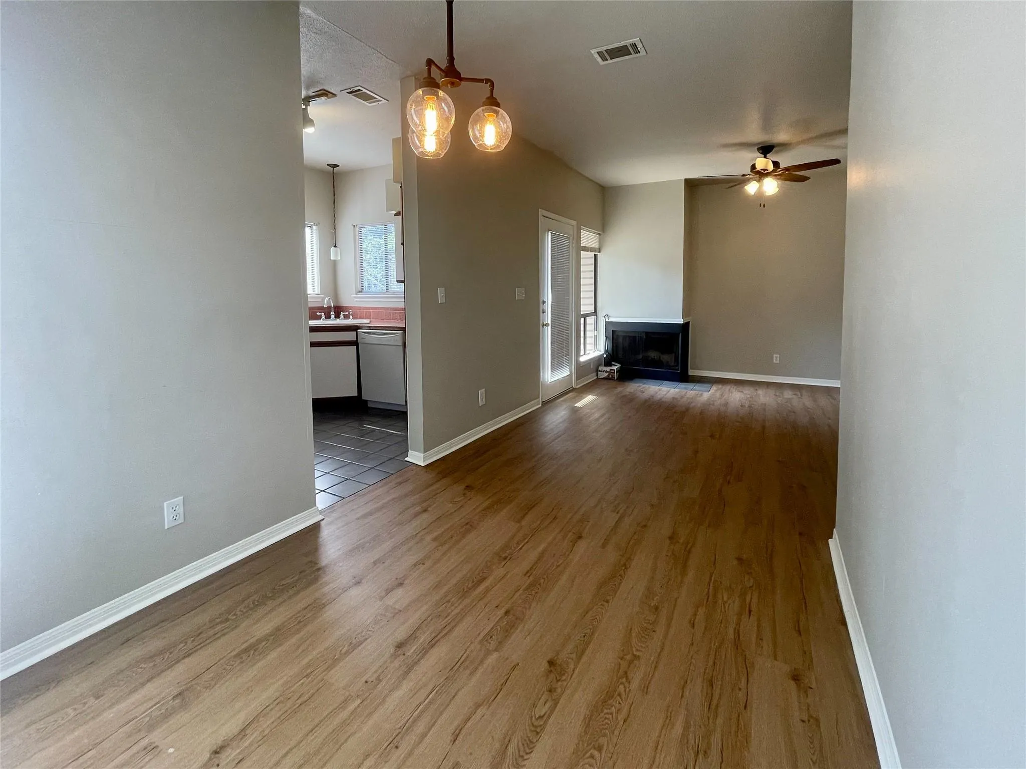 Photo 3 of 310 PAT GARRISON ST #8