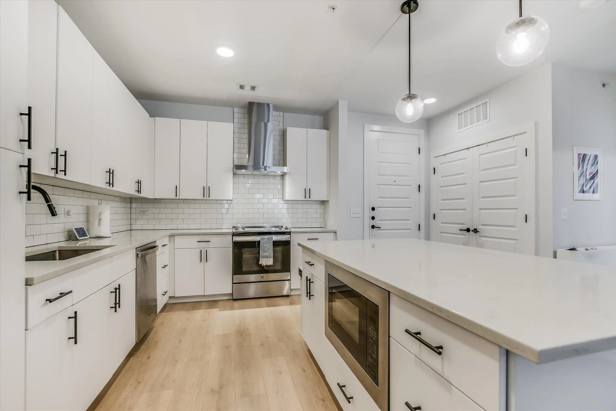 Photo 3 of 3101 GOVALLE AVE #209