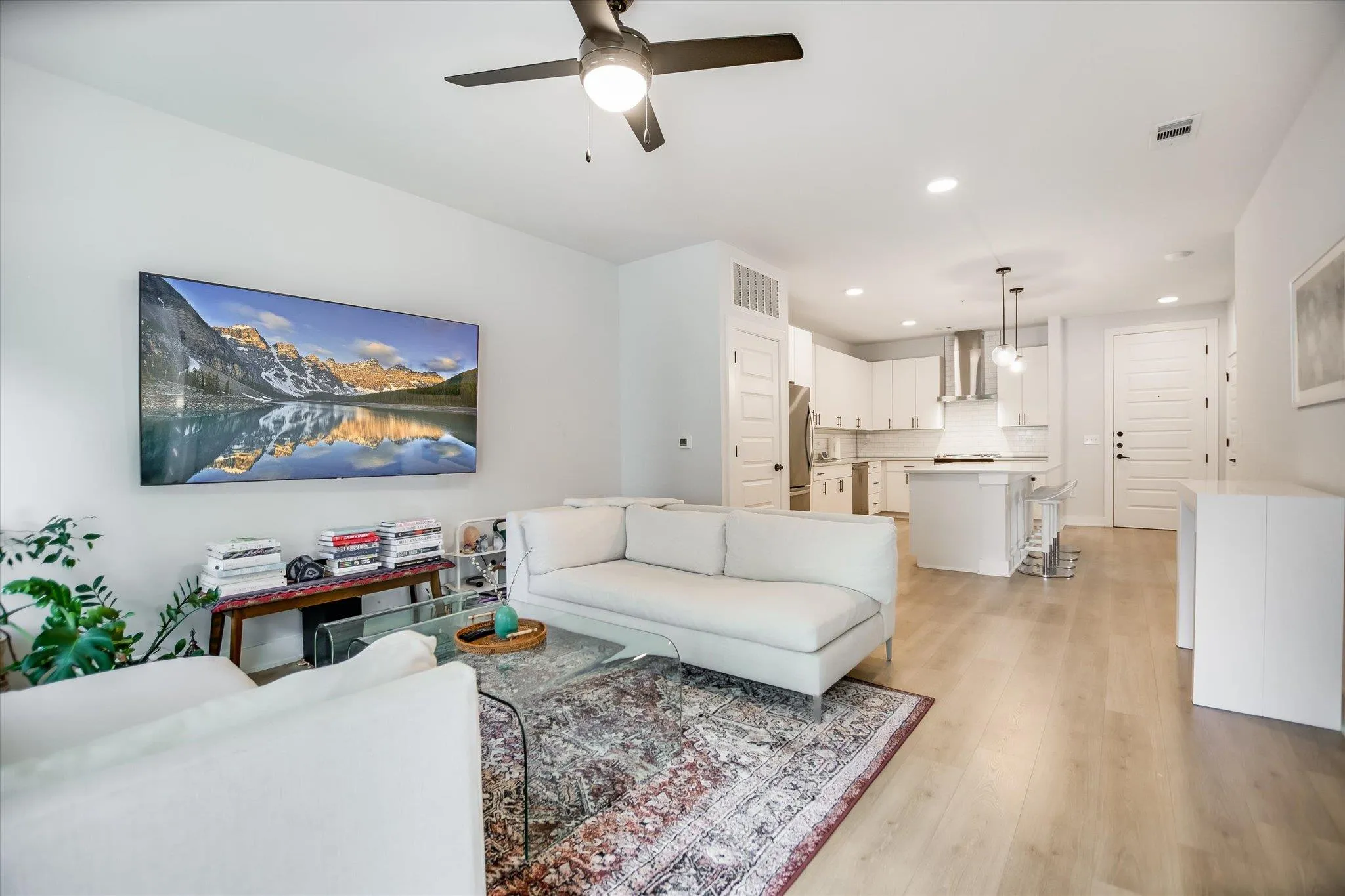 Photo 5 of 3101 GOVALLE AVE #209