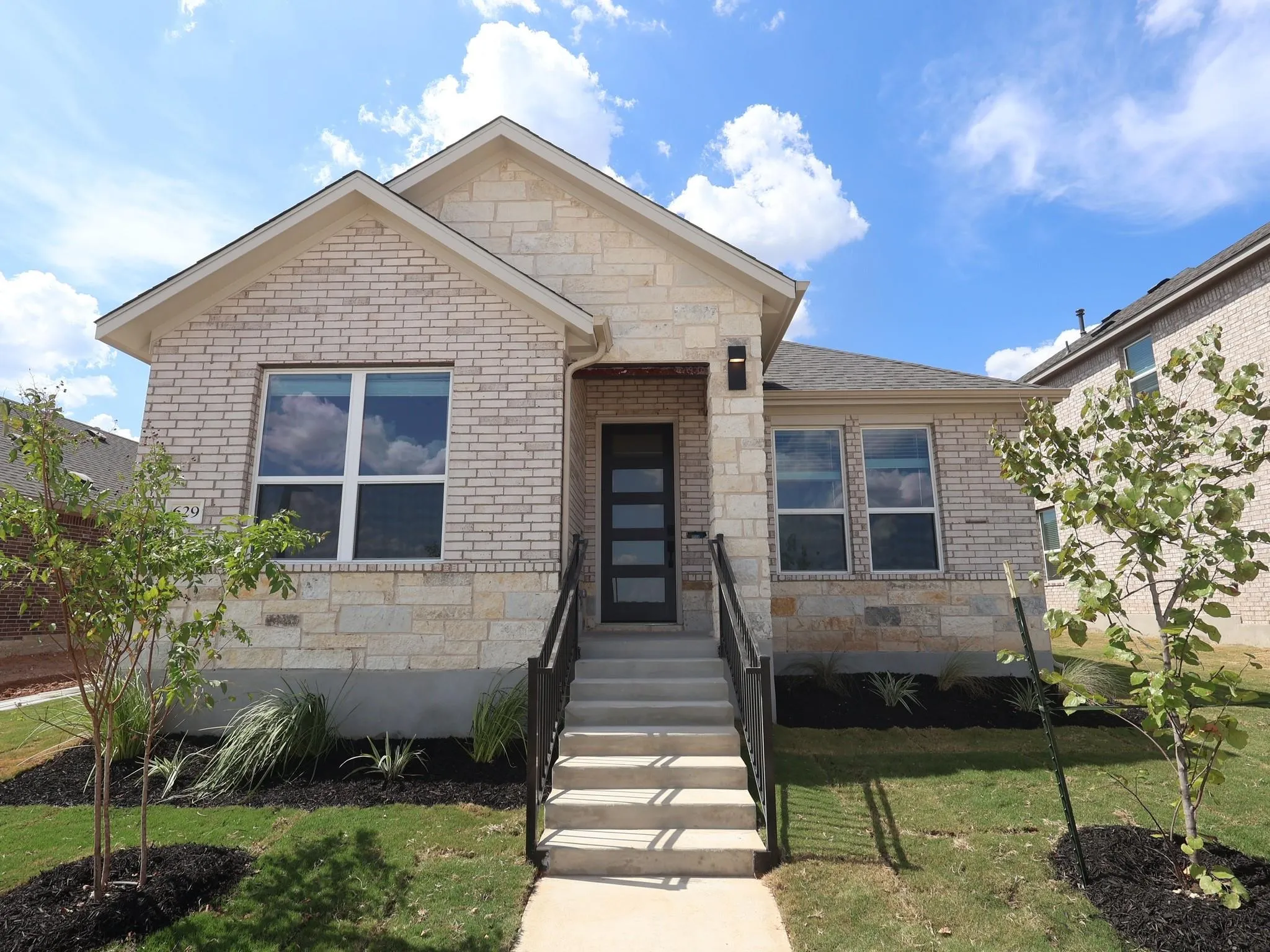 Photo of 629 CLARISSA ST, Buda, TX, 78610