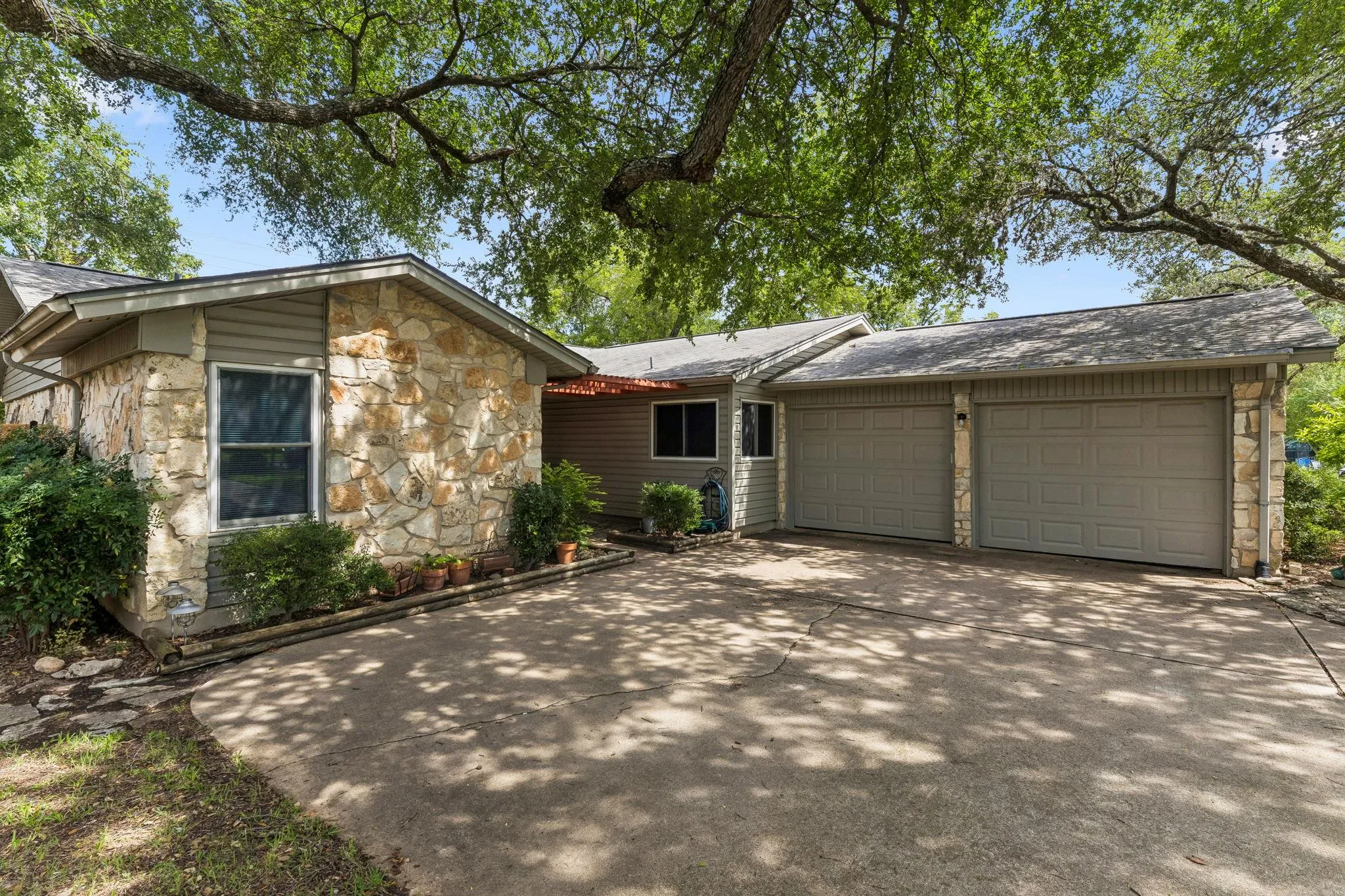 Photo 2 of 6101 SUN VISTA DR