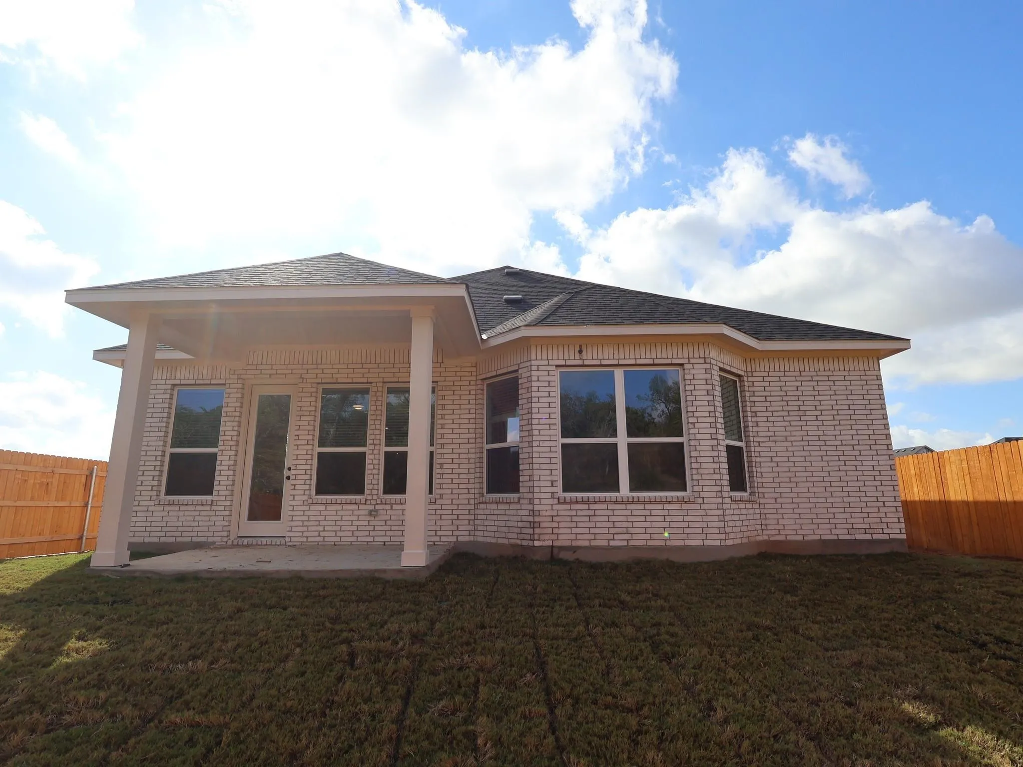 Photo 3 of 296 CHAMP AVE