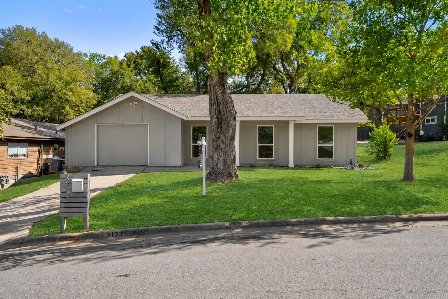 Photo of 3103 MATADOR DR, Austin, TX, 78741