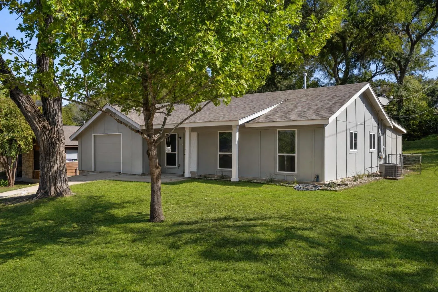 Photo 2 of 3103 MATADOR DR