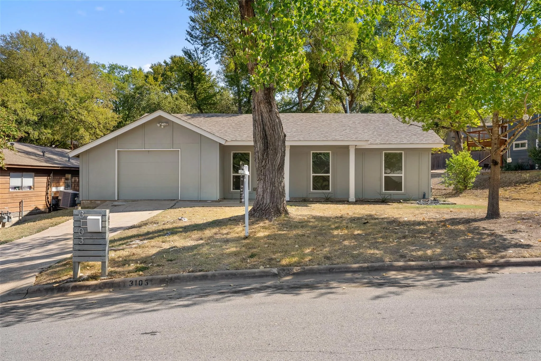 Photo 3 of 3103 MATADOR DR