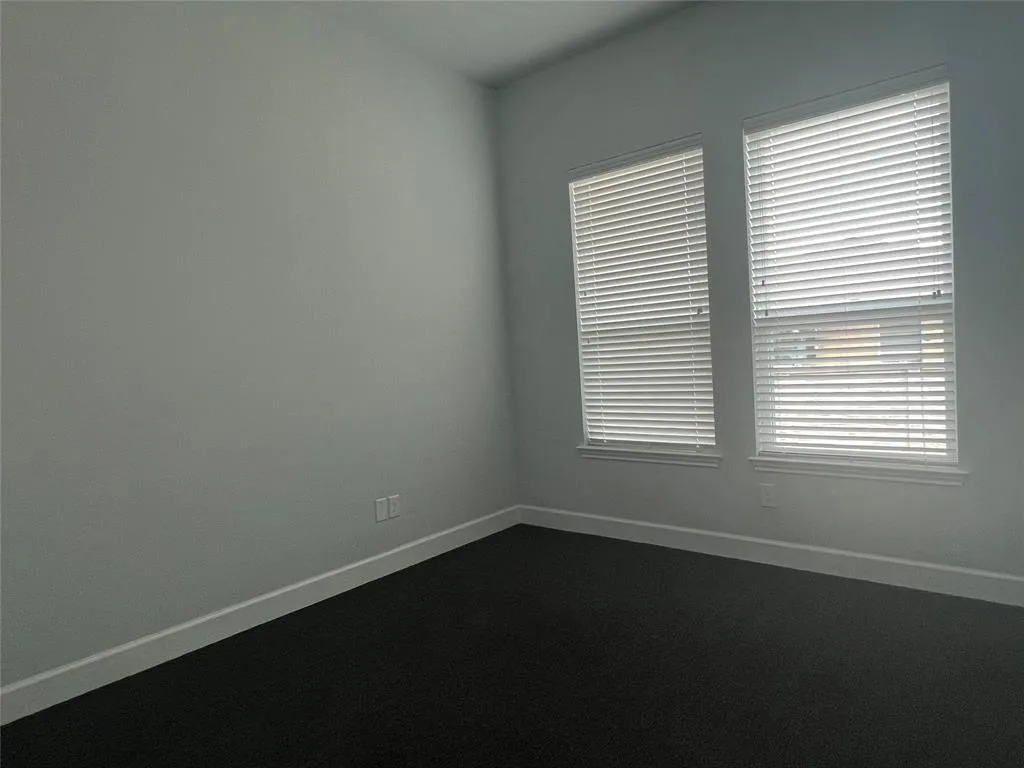 Photo 4 of 660 S BAGDAD RD #120