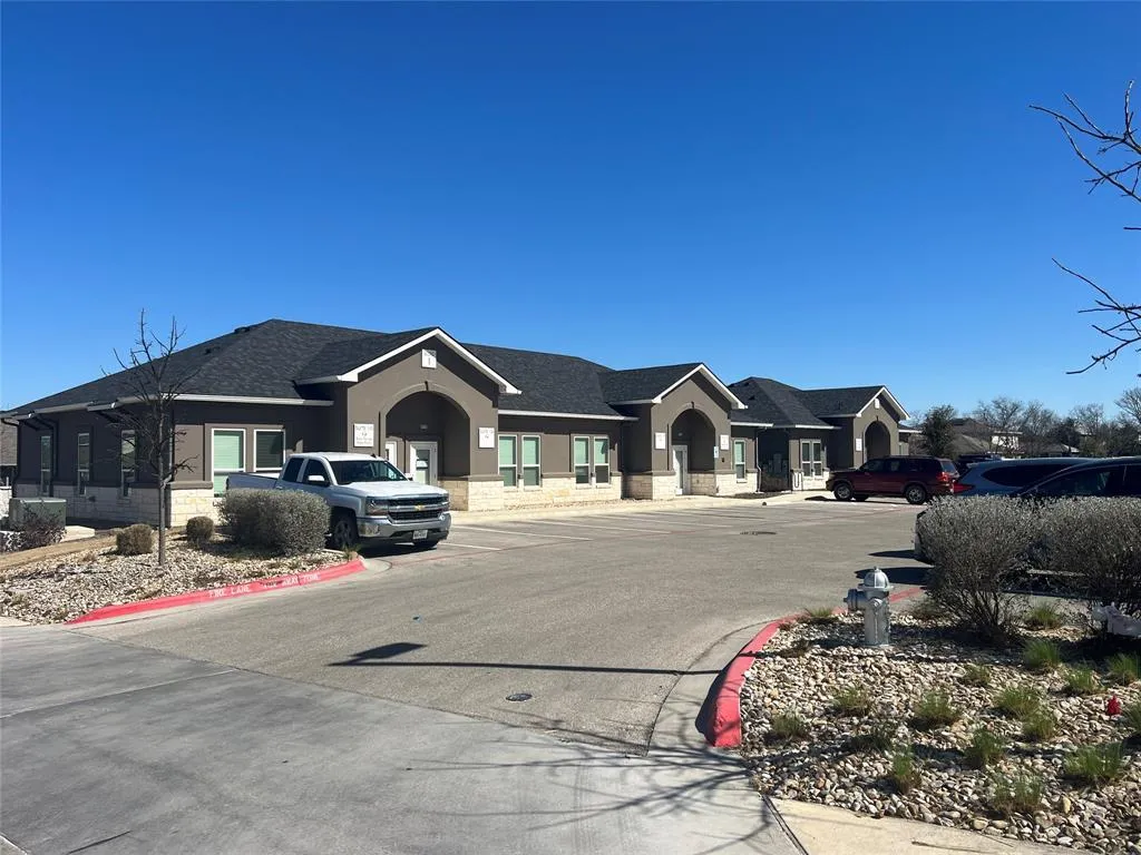 Photo 2 of 660 S BAGDAD RD #120