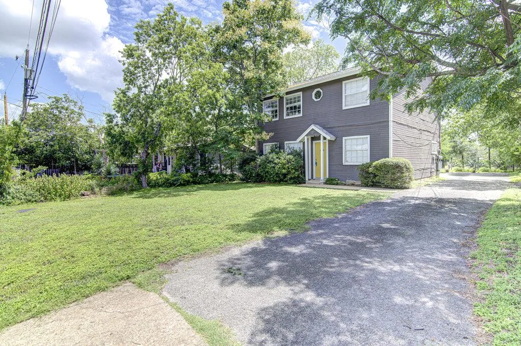 Photo 4 of 907 TAULBEE LN