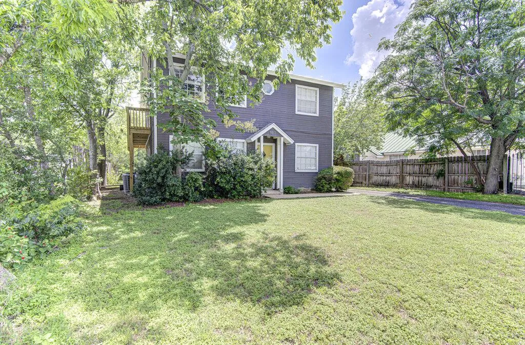 Photo 3 of 907 TAULBEE LN