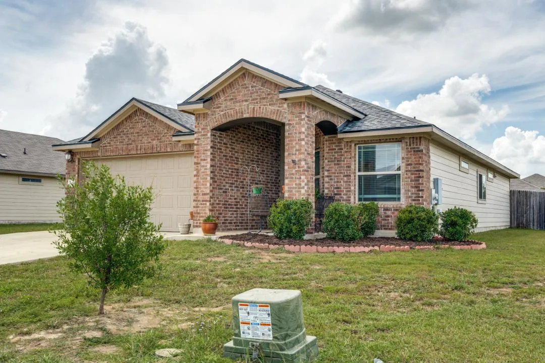Photo 4 of 1618 WOODLANDS DR