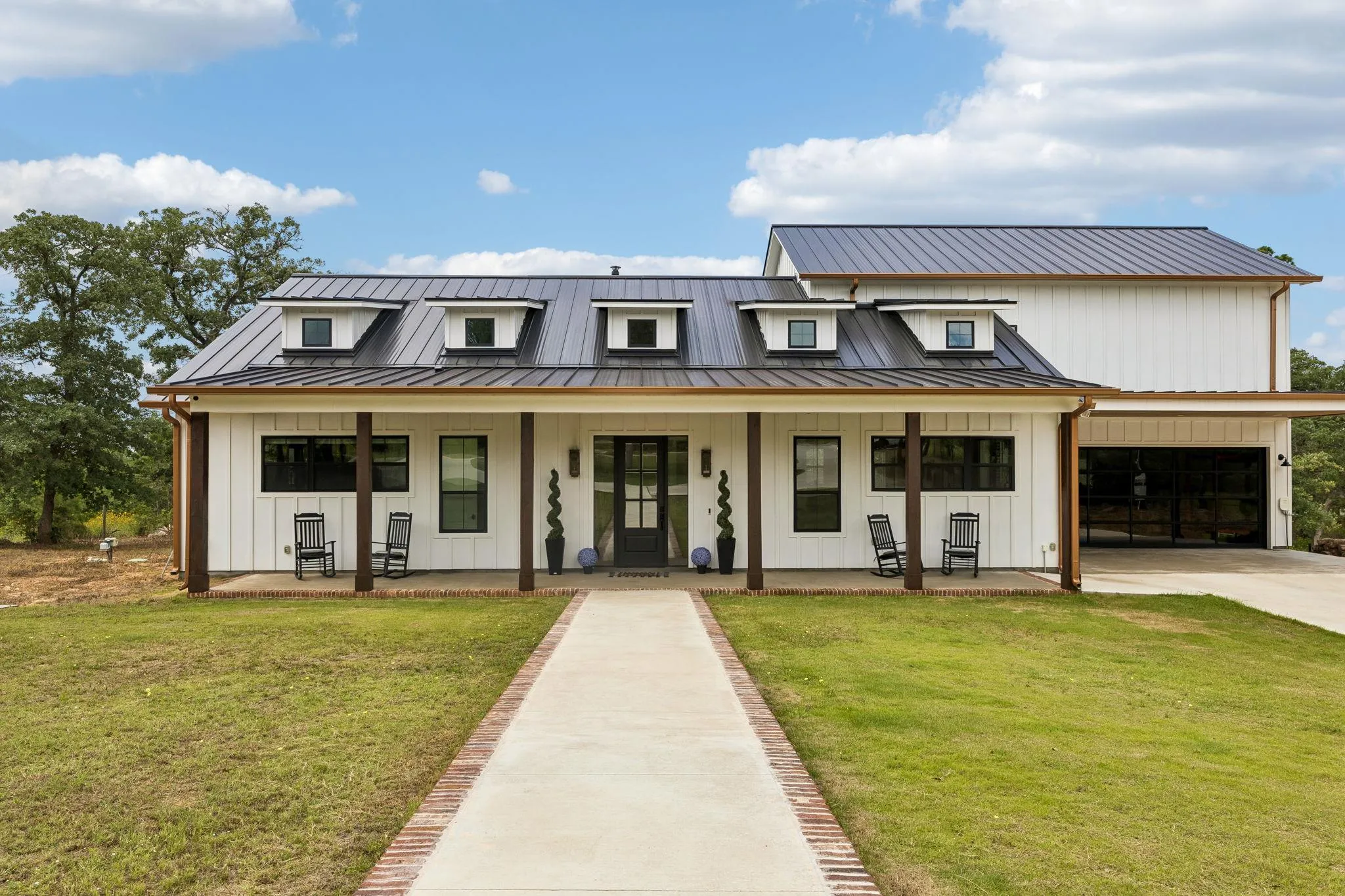 Photo of 143 W TANGLEBRIAR CT, Bastrop, TX, 78602