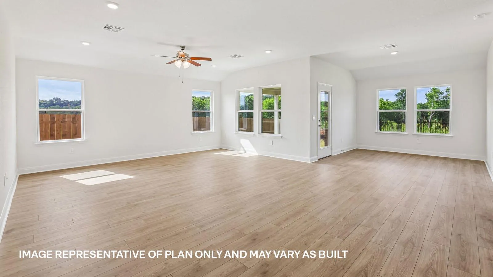 Photo 4 of 285 RIVERS EDGE DR