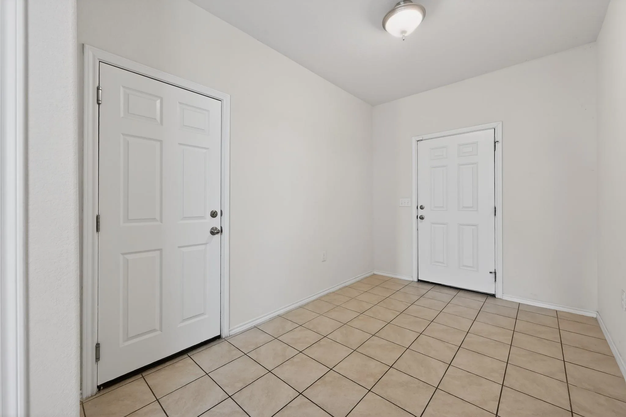 Photo 4 of 13020 FORESTON DR