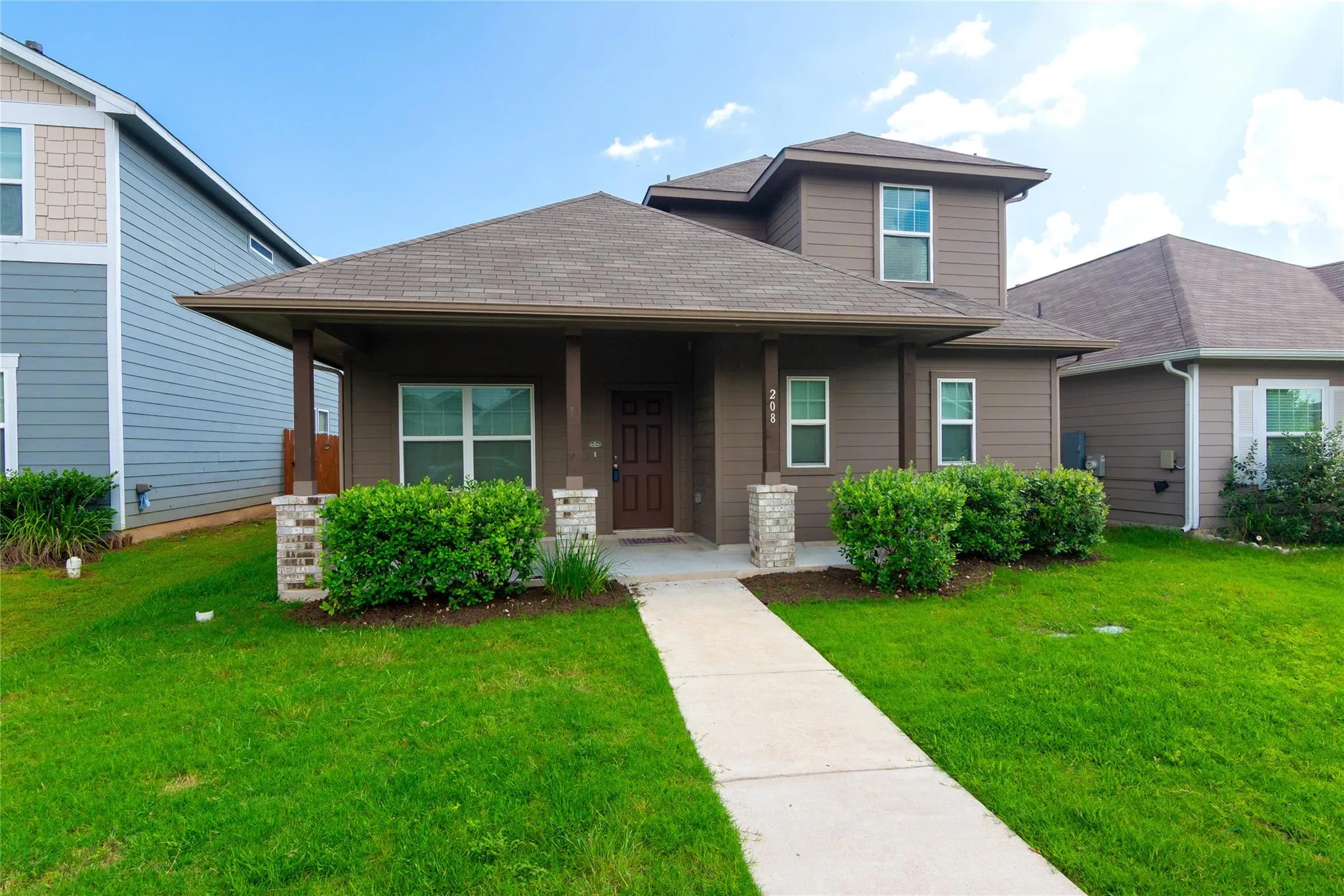 Photo 2 of 208 TIMBER BROOK DR