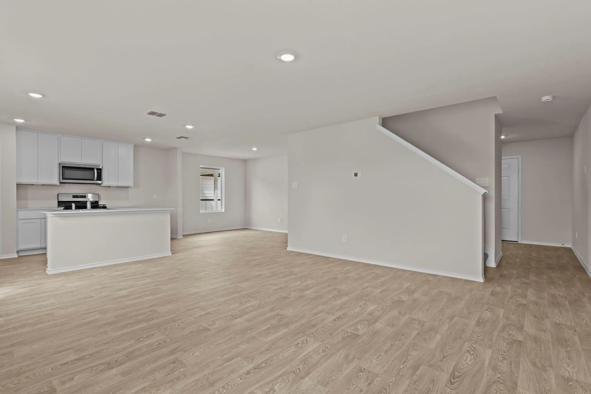 Photo 5 of 172 SURREY OAKS NONE
