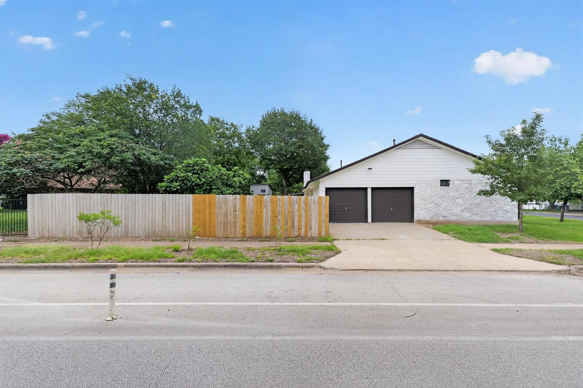 Photo 5 of 4600 CEDARGROVE DR