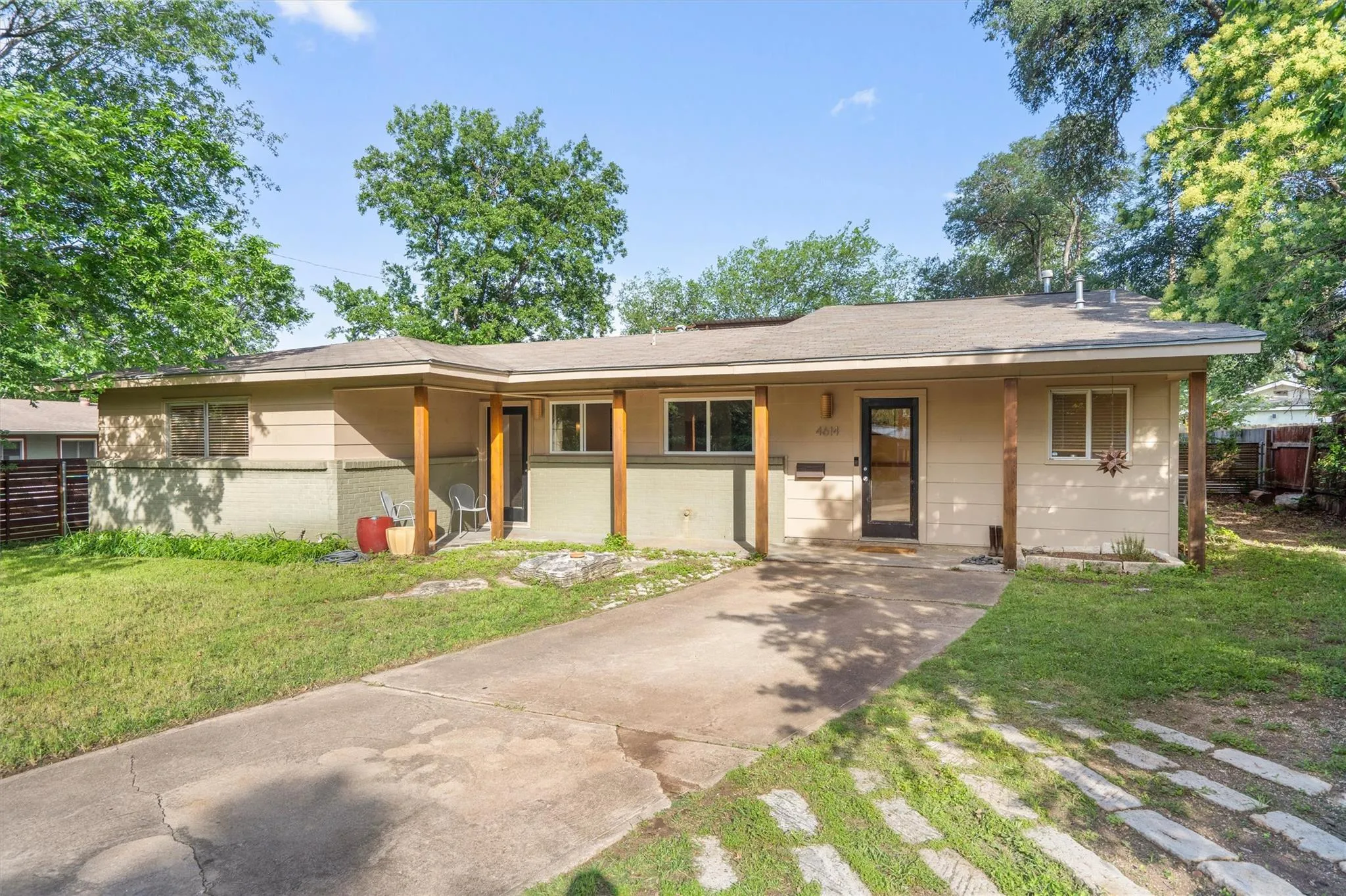 Photo 3 of 4614 JINX AVE