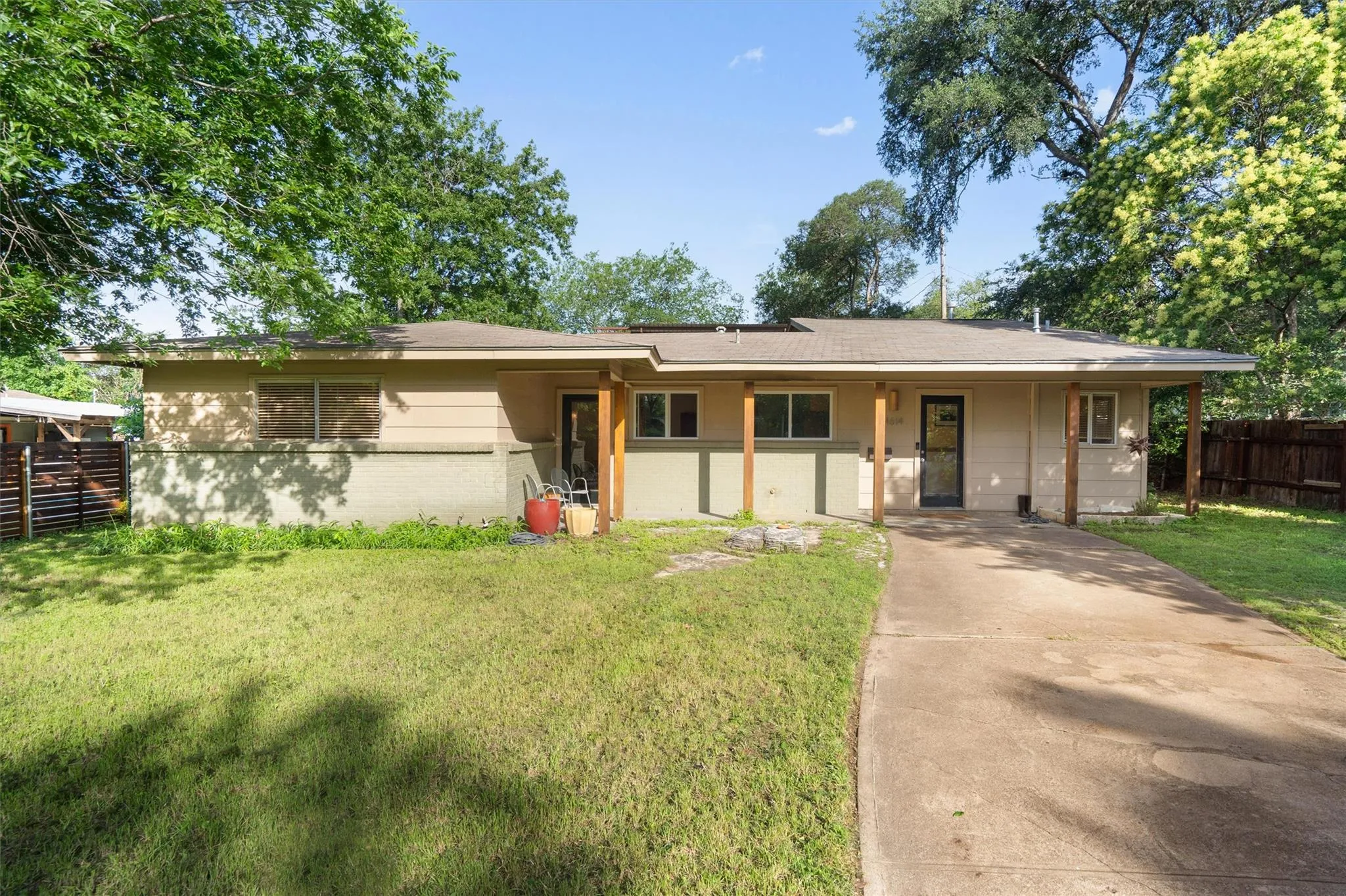 Photo 2 of 4614 JINX AVE