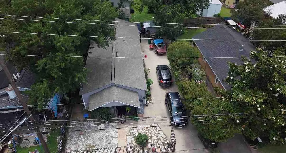 Photo 3 of 2315 E 5TH ST