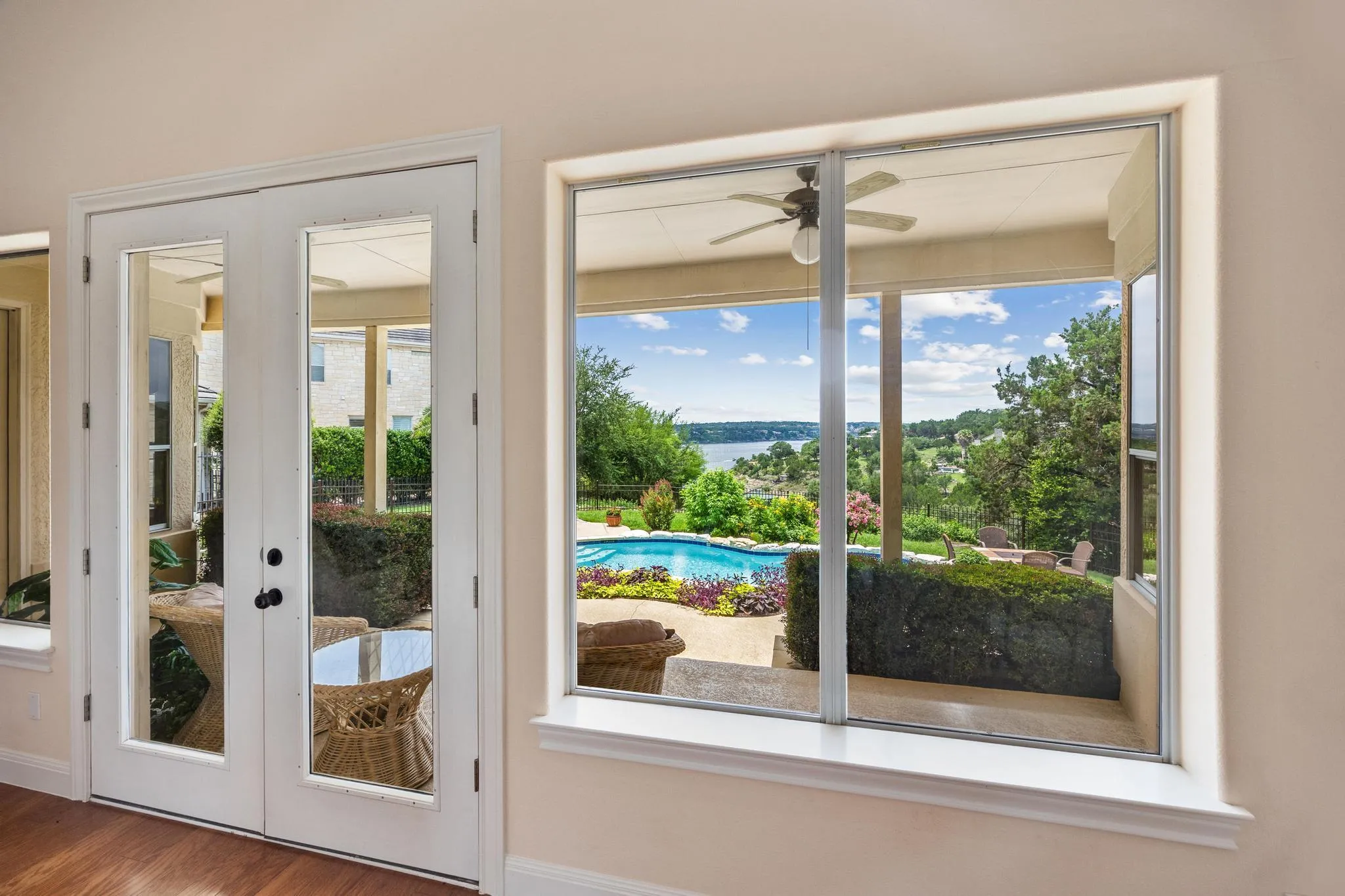 Photo 4 of 17909 KINGFISHER RIDGE DR