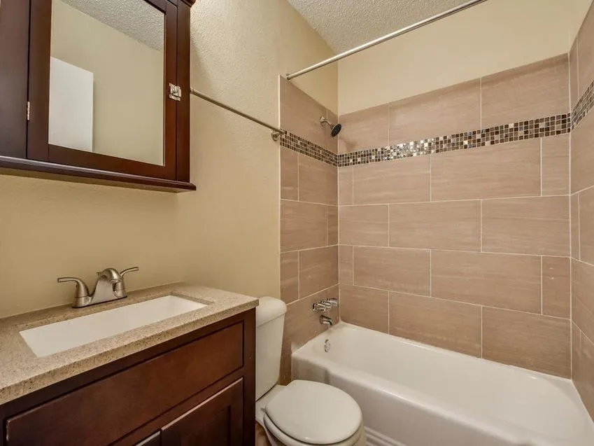 Photo 3 of 2401 MANOR RD #119