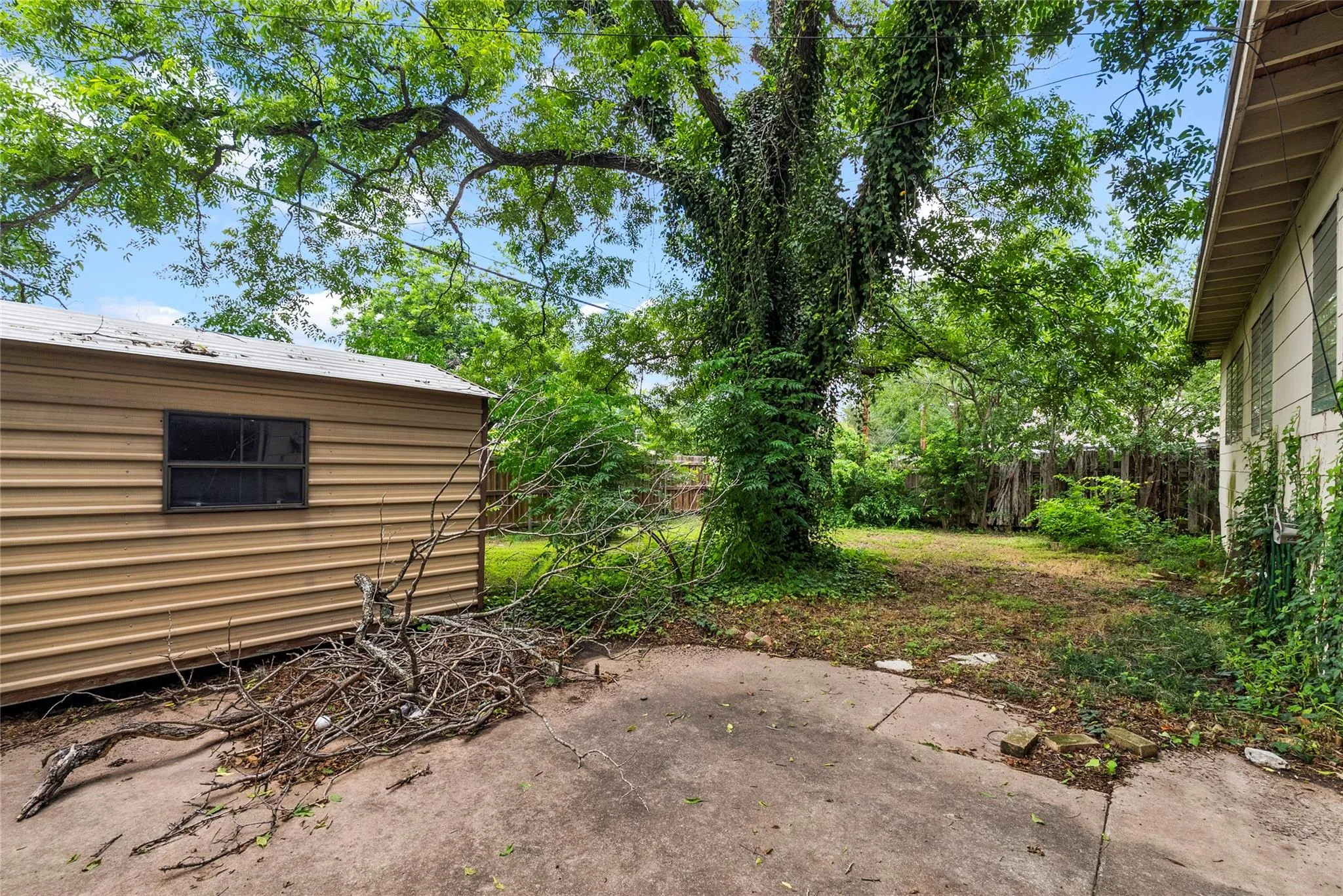 Photo 5 of 1102 SOUTHWOOD RD