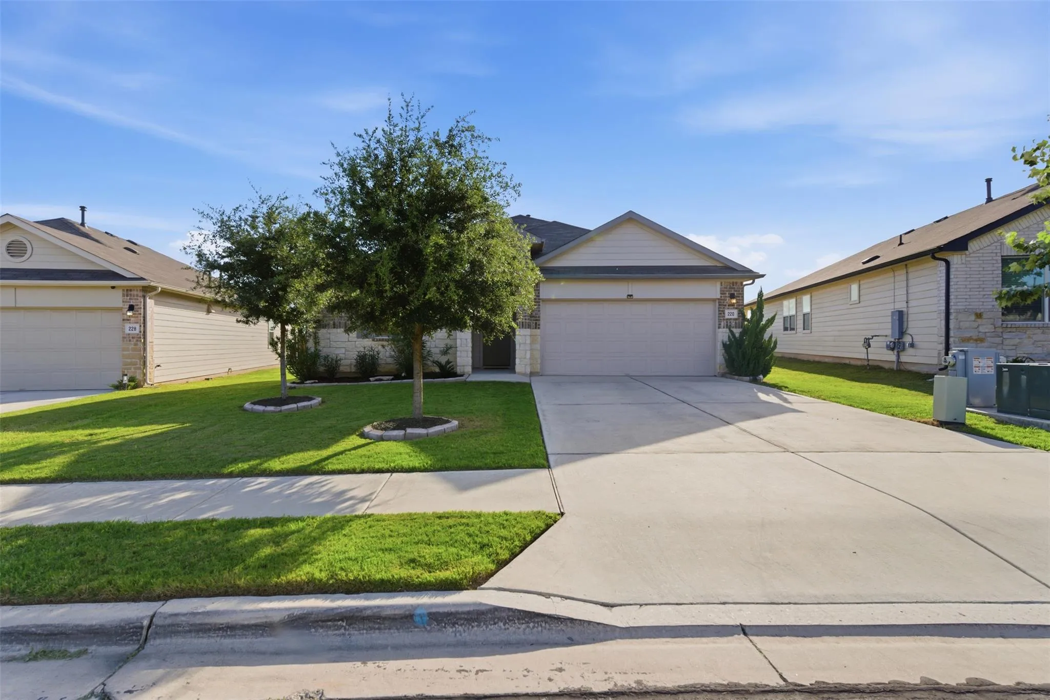 Photo 4 of 220 APACHE PLUM DR