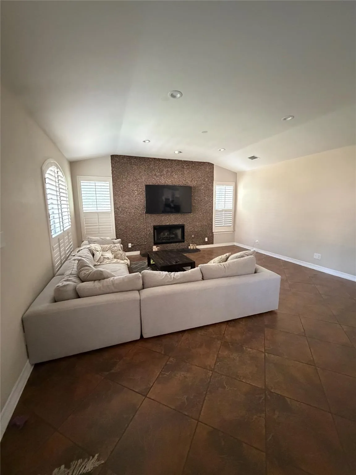 Photo 4 of 3200 BURKS LN