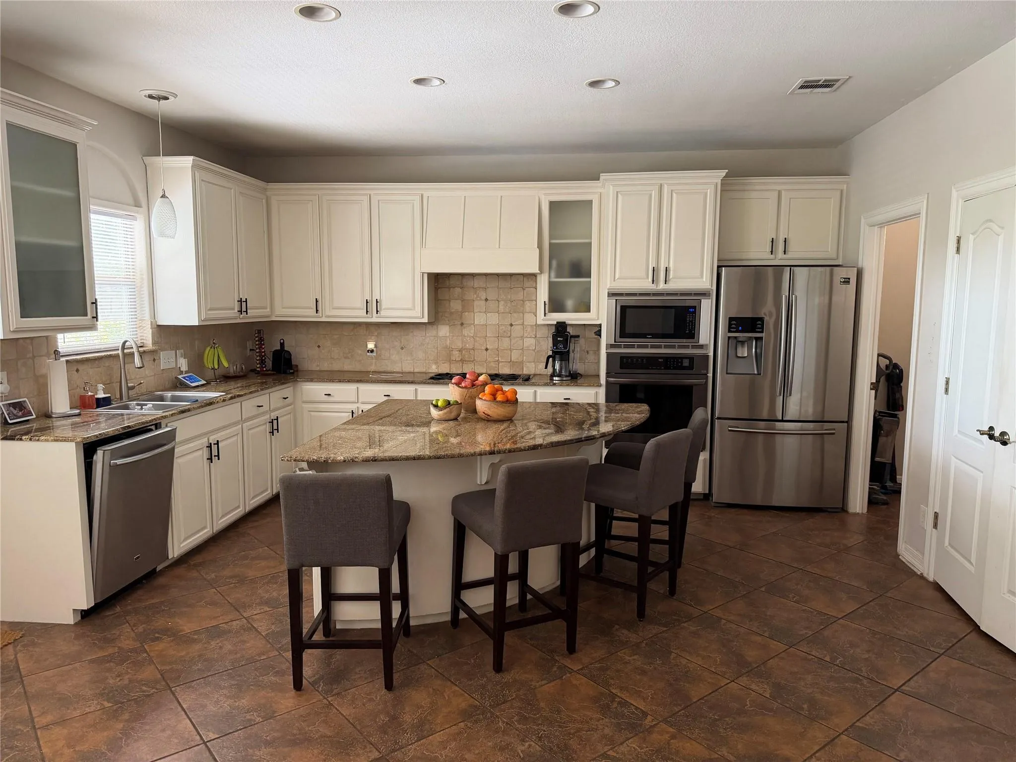 Photo 5 of 3200 BURKS LN