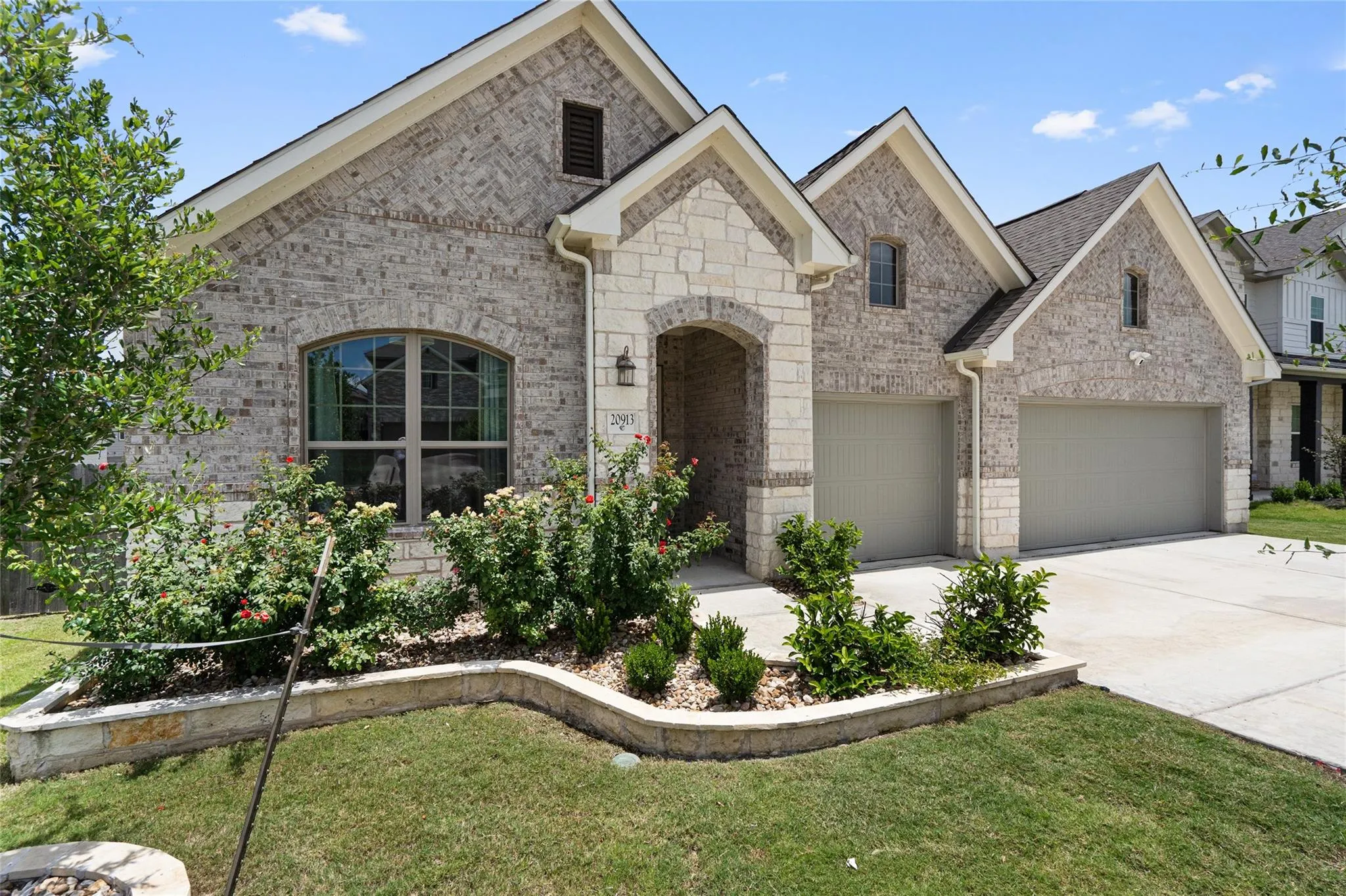 Photo 4 of 20913 MAGGIE LN