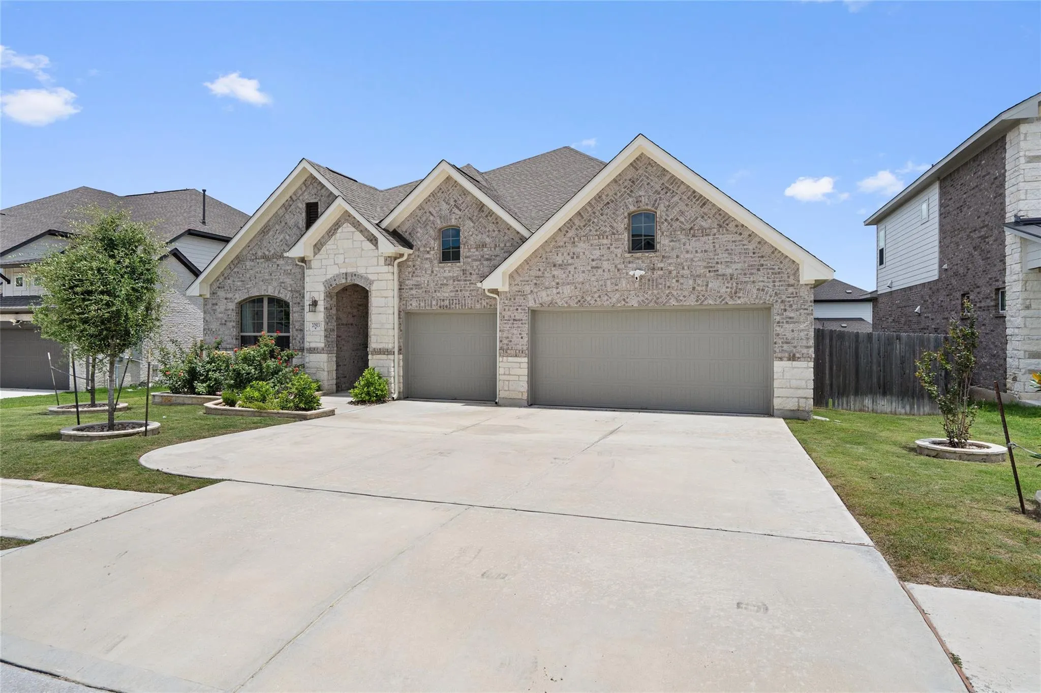 Photo 3 of 20913 MAGGIE LN