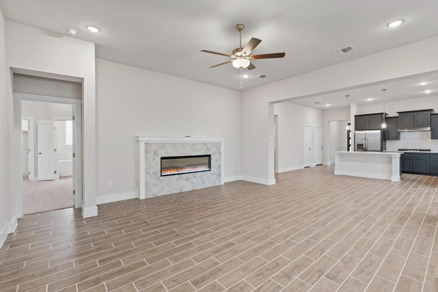 Photo 4 of 19132 ARIEL ELENA WAY